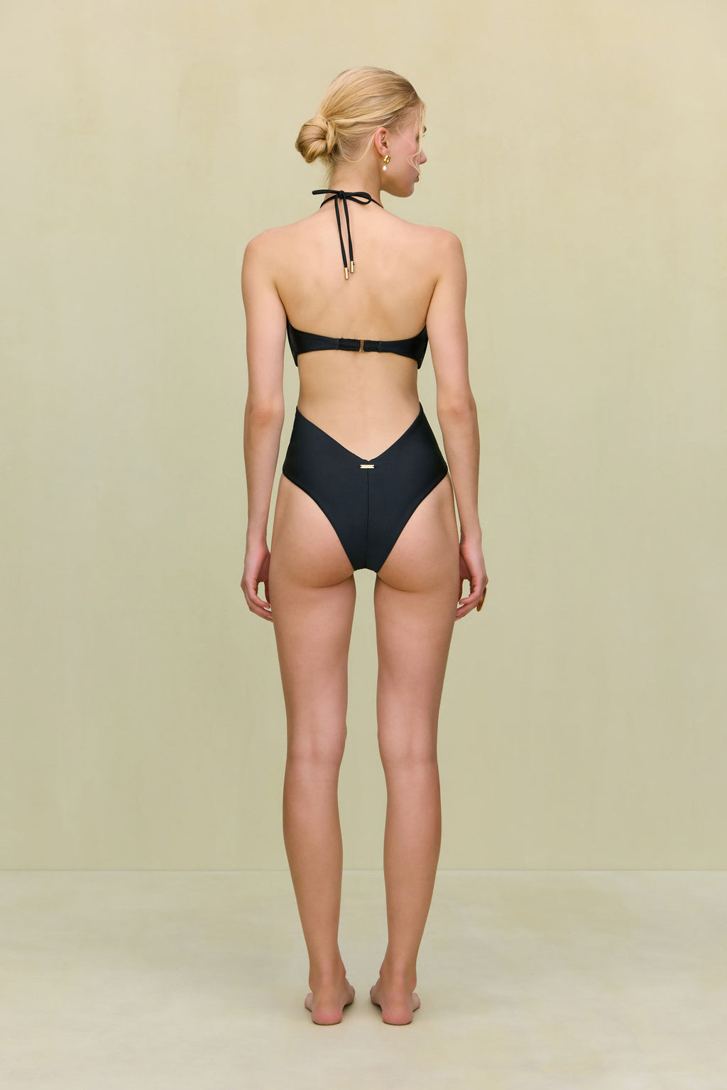 HOLLIS ONE PIECE - BLACK