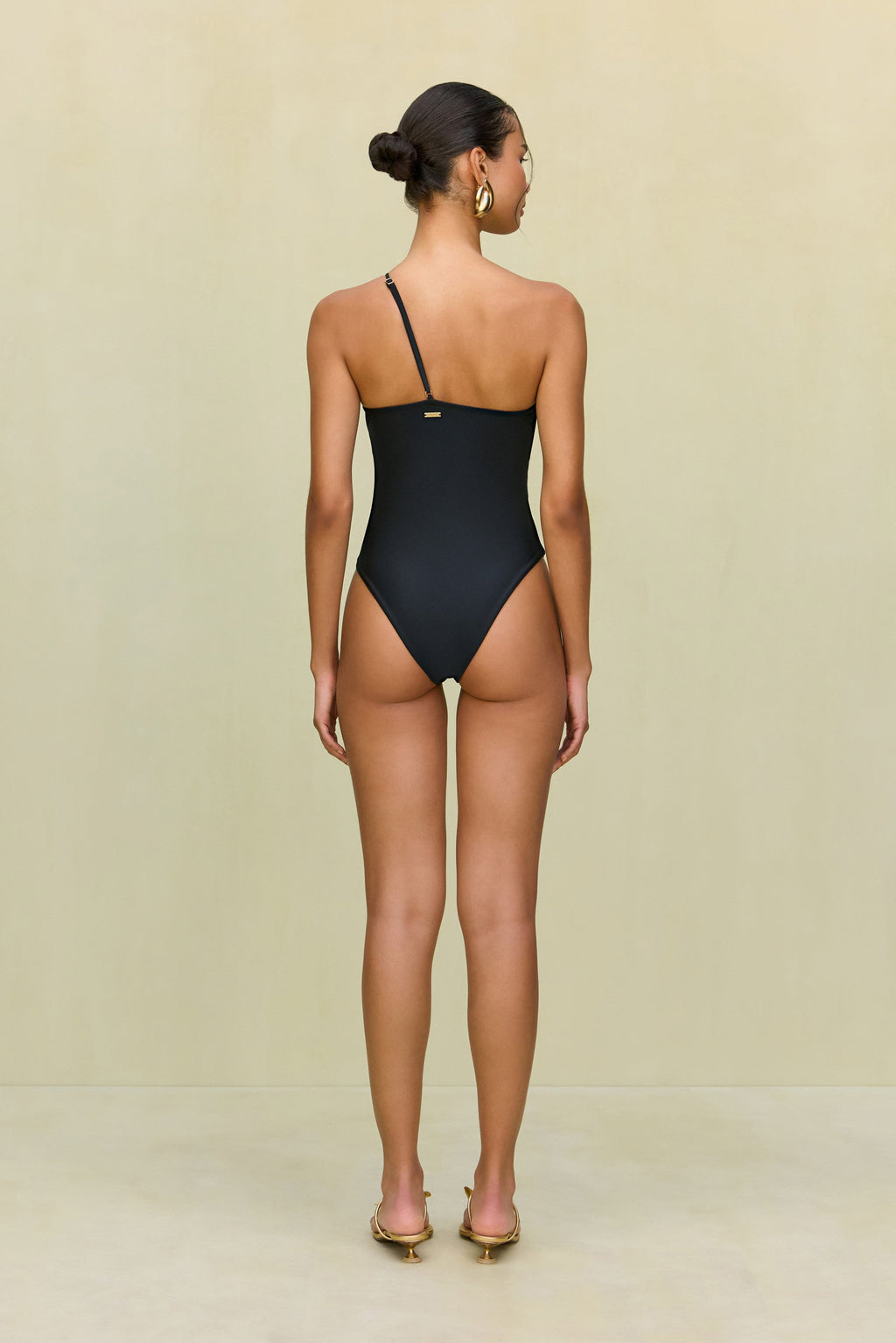 DESI ONE PIECE - BLACK