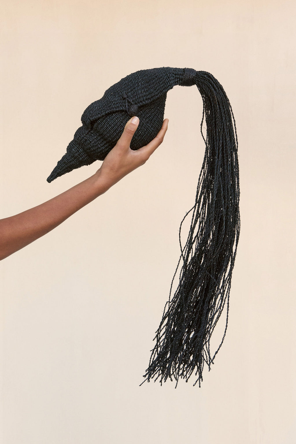 CAMILLA CLUTCH - BLACK