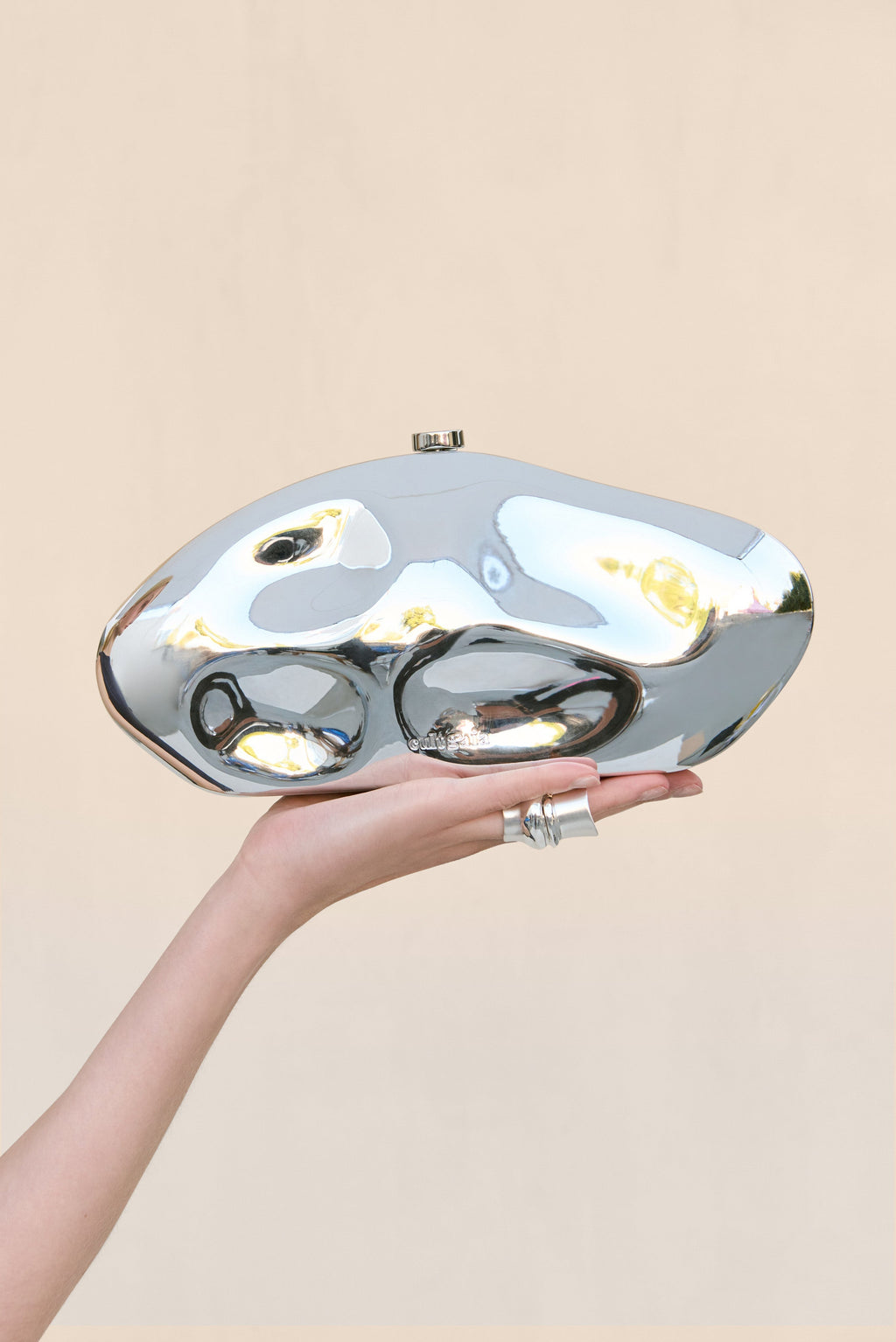 CALDERA CLUTCH - SHINY SILVER