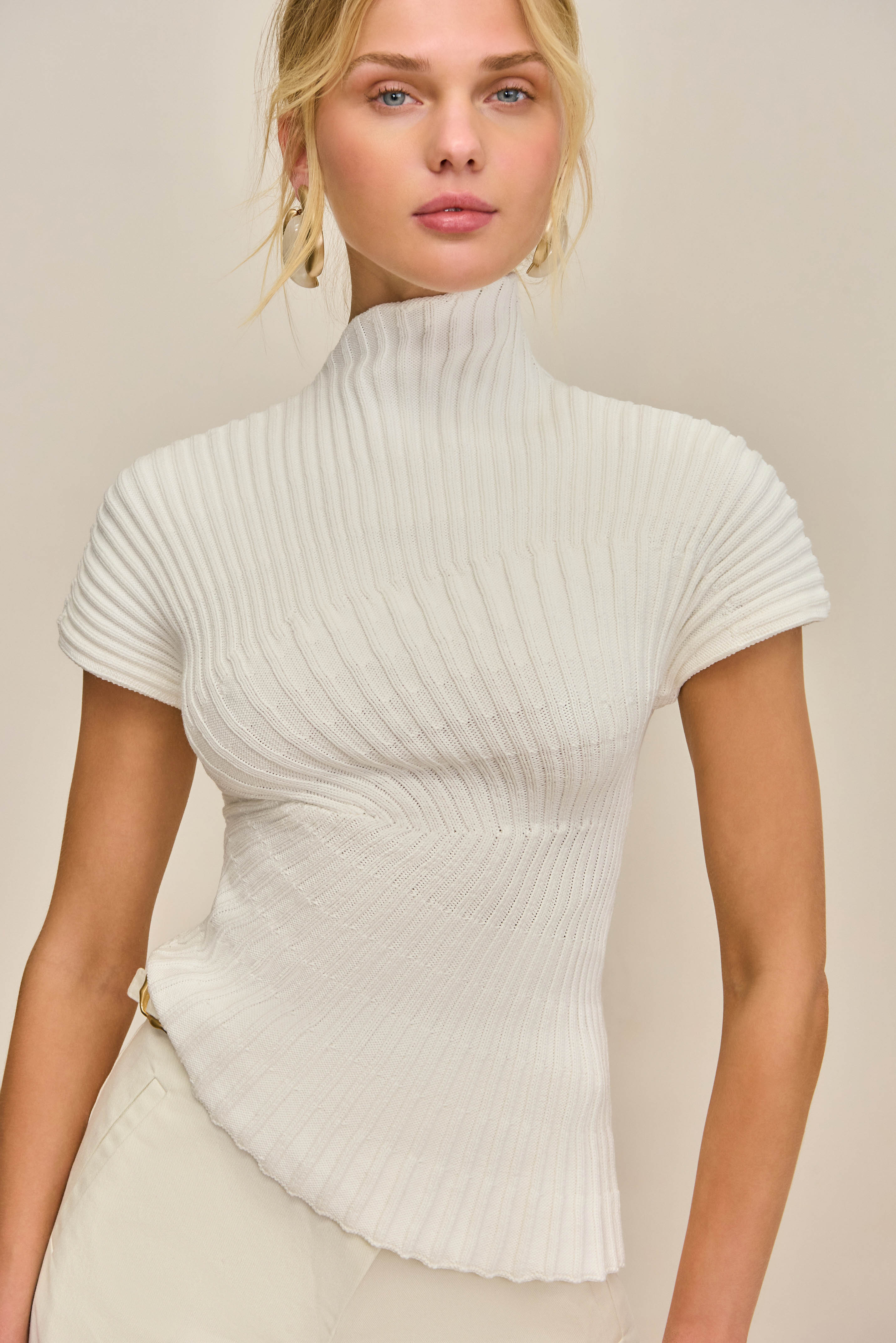 ANNEMIE KNIT TOP - OFF WHITE