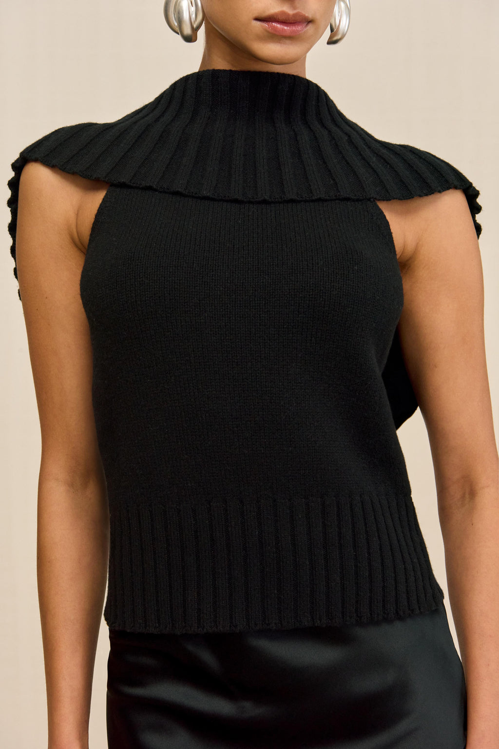 CHEN TOP - BLACK