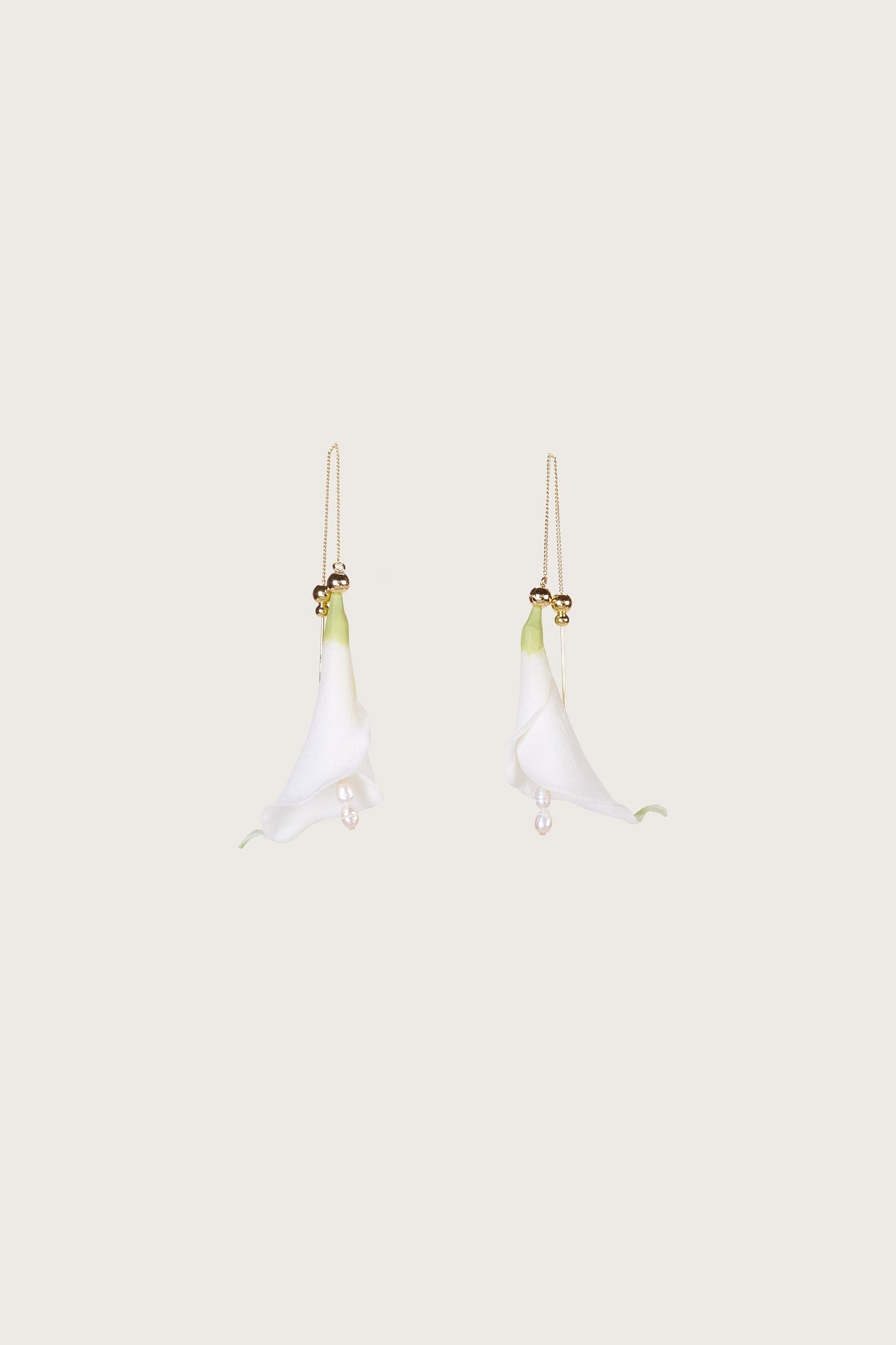 CALLA EARRING - WHITE
