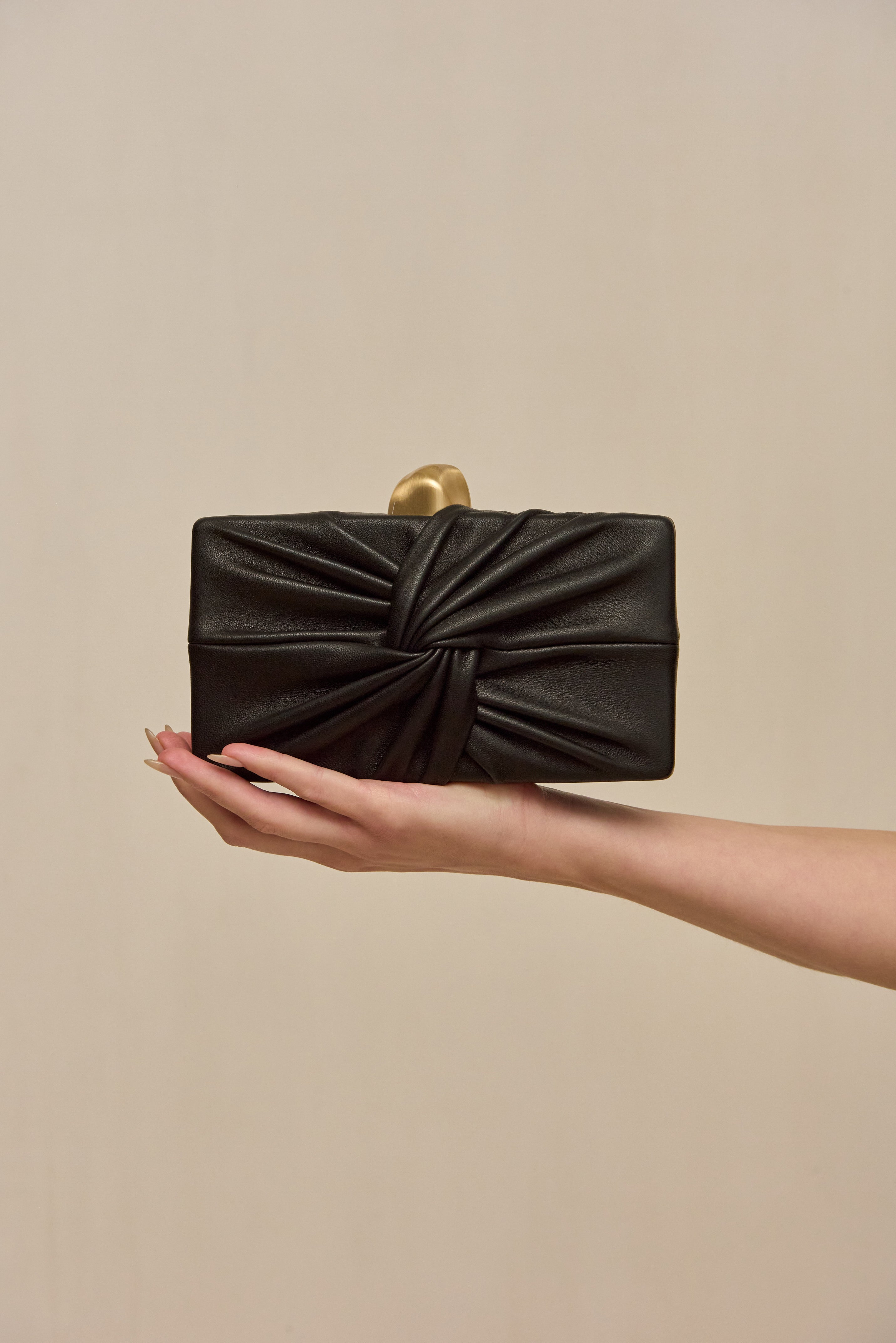 LISSE CLUTCH - BLACK