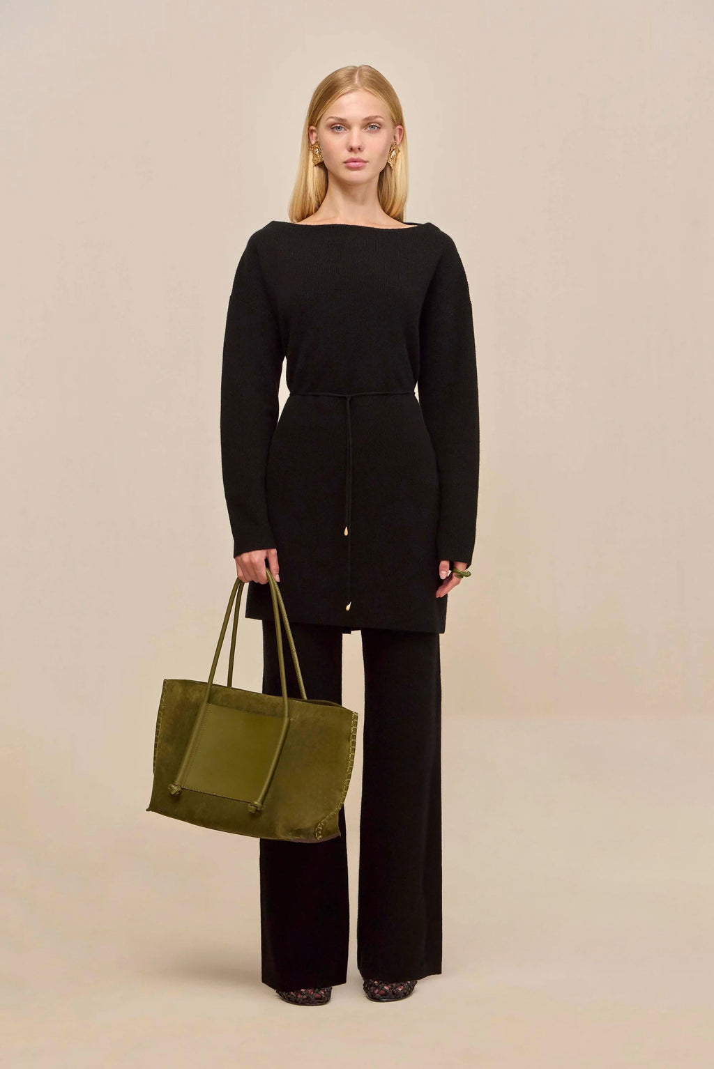 ARAIA SWEATER - BLACK