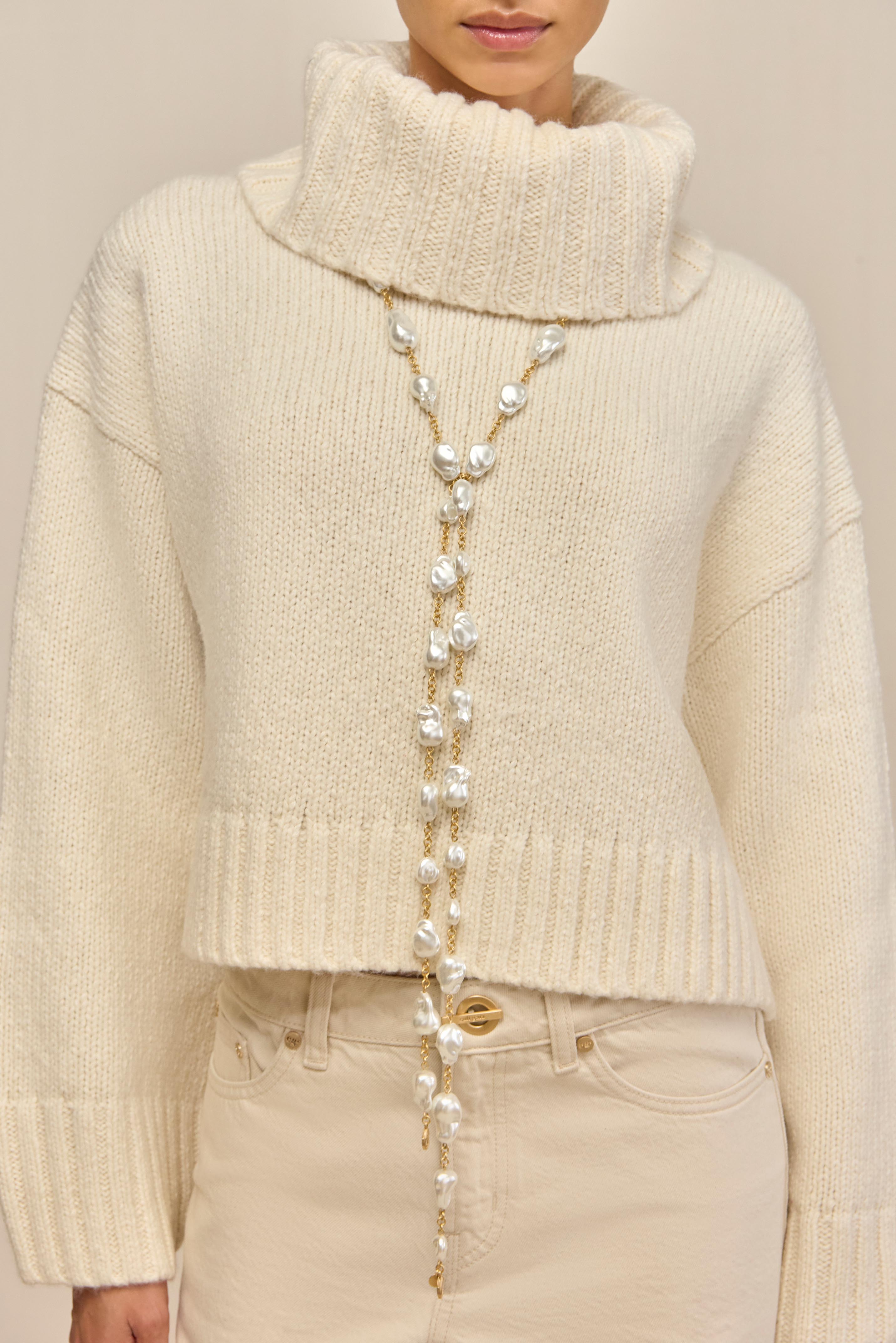 BELANA SWEATER - OFF WHITE